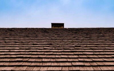 How Should Payment Be Structured to Reduce My Financial Risk When Hiring a Roofing Contractor?
